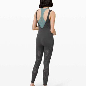 * NWT LULULEMON Reveal SUMMER YOGA Onesie Graphite Grey Size 6